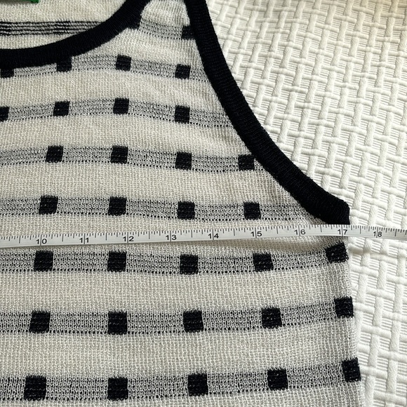 Benetton knit top. Size L. - Picture 4 of 5